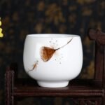 手绘釉下彩品茗主人杯《多子多福莲藕图》
