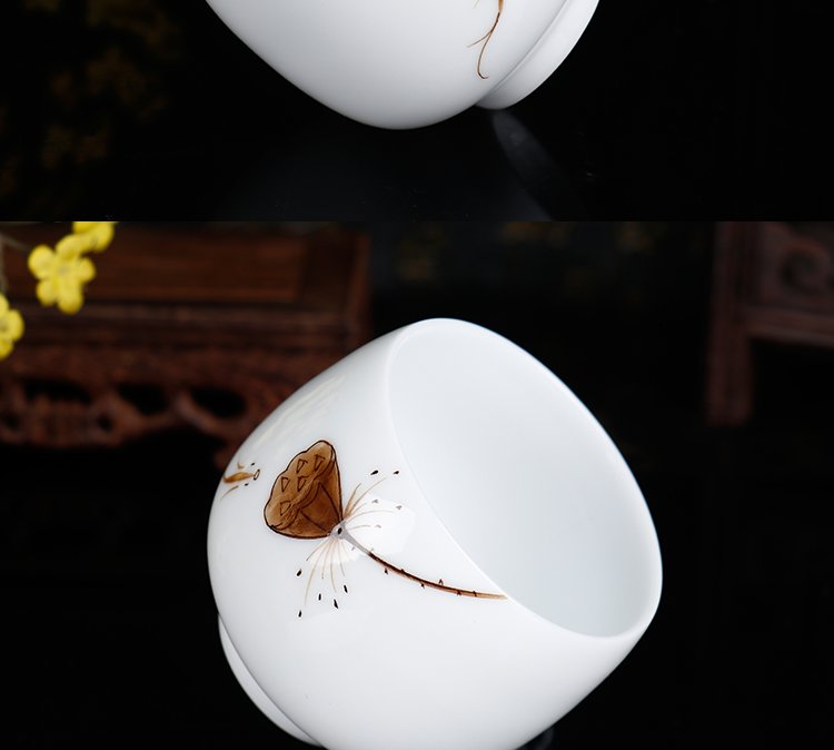手绘釉下彩品茗主人杯《多子多福莲藕图》