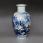 李冬明《绿水青山》教授级高级工艺美术师青花五彩瓷瓶