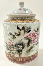 粉彩花鸟纹直筒茶叶盖罐(内部带普洱茶)