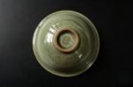 耀州窑青釉刻花婴戏花卉纹碗 - Image 2